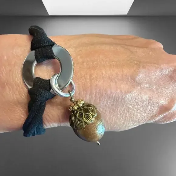 Unique Acorn Black & Silver Stretch Bracelet - Picture 7 of 7